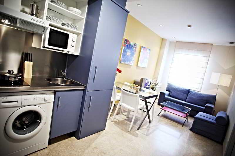 Apartamentos Vertice Sevilla Aljarafe بورموخوس المظهر الخارجي الصورة