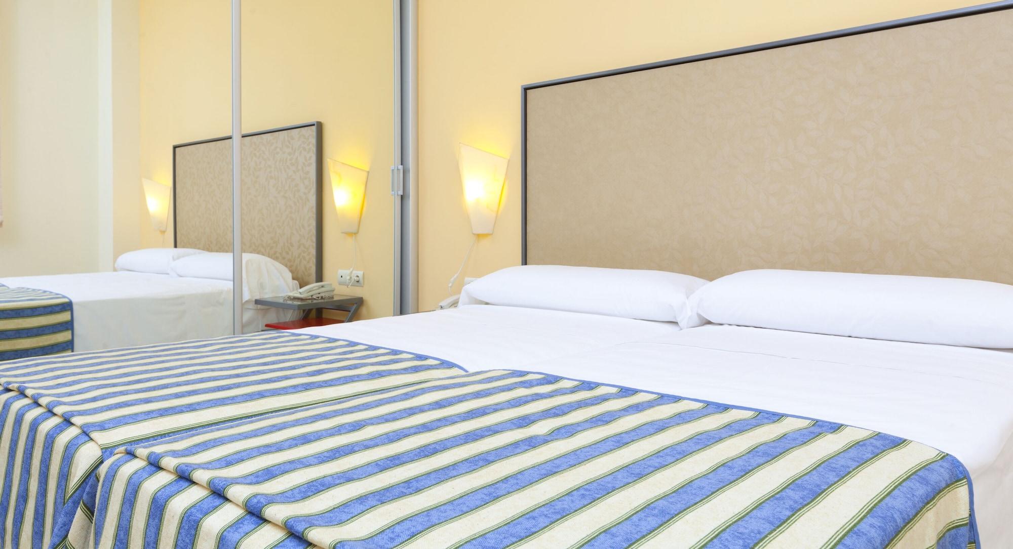 Apartamentos Vertice Sevilla Aljarafe بورموخوس المظهر الخارجي الصورة