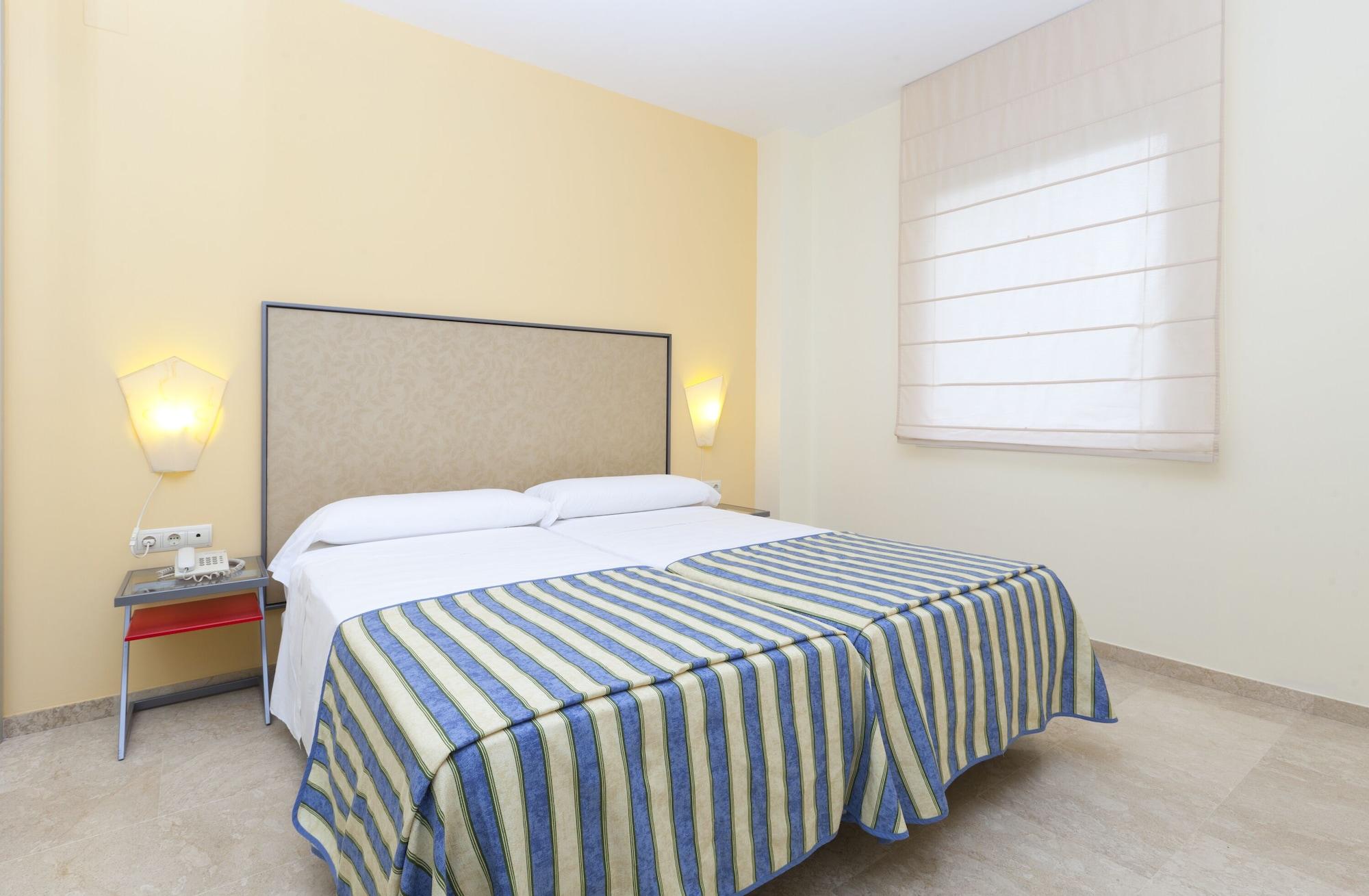 Apartamentos Vertice Sevilla Aljarafe بورموخوس المظهر الخارجي الصورة