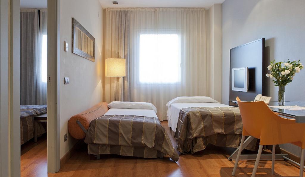 Apartamentos Vertice Sevilla Aljarafe بورموخوس المظهر الخارجي الصورة