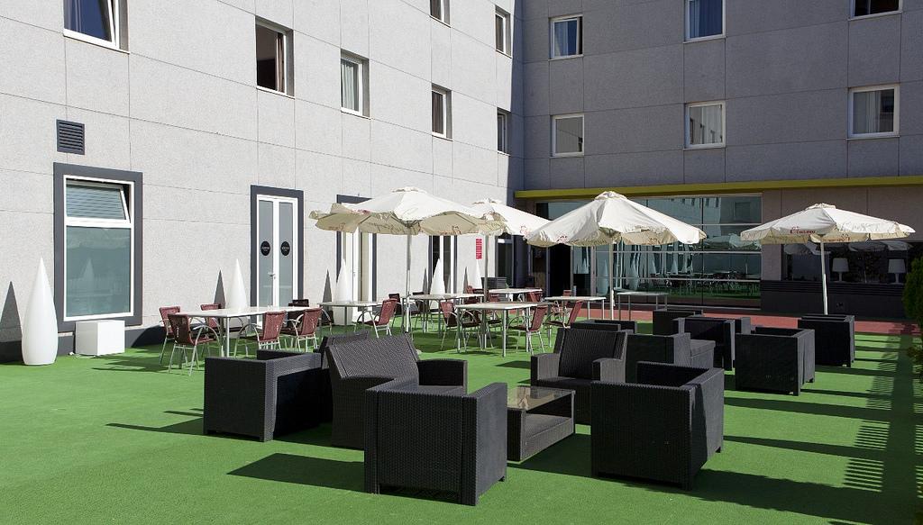 Apartamentos Vertice Sevilla Aljarafe بورموخوس المظهر الخارجي الصورة