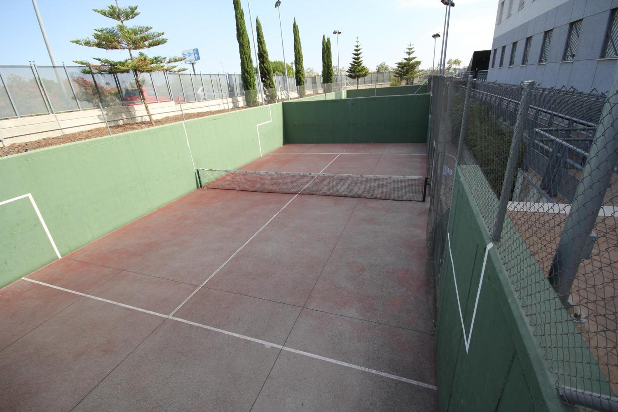 Apartamentos Vertice Sevilla Aljarafe بورموخوس المظهر الخارجي الصورة