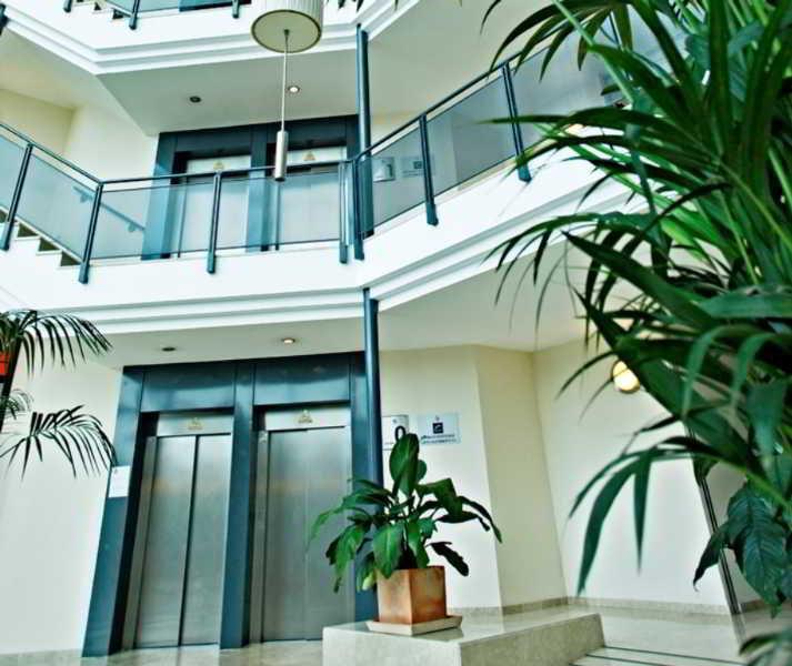 Apartamentos Vertice Sevilla Aljarafe بورموخوس المظهر الخارجي الصورة