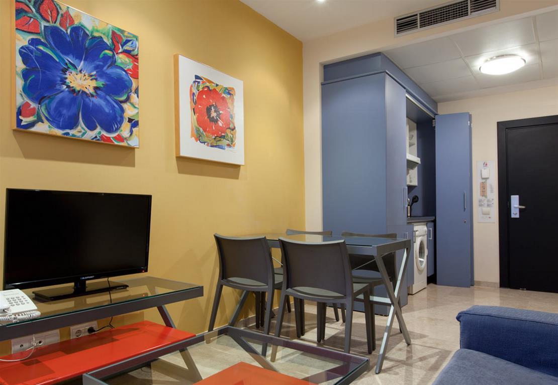 Apartamentos Vertice Sevilla Aljarafe بورموخوس المظهر الخارجي الصورة