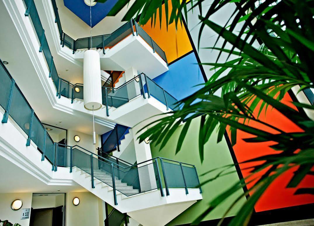 Apartamentos Vertice Sevilla Aljarafe بورموخوس المظهر الخارجي الصورة